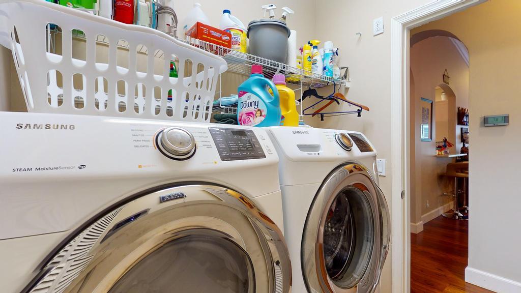 607 NW Whitfield Way