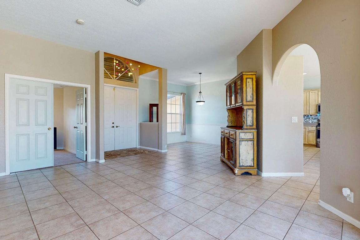 6147 NW East Deville Circle, Port St. Lucie