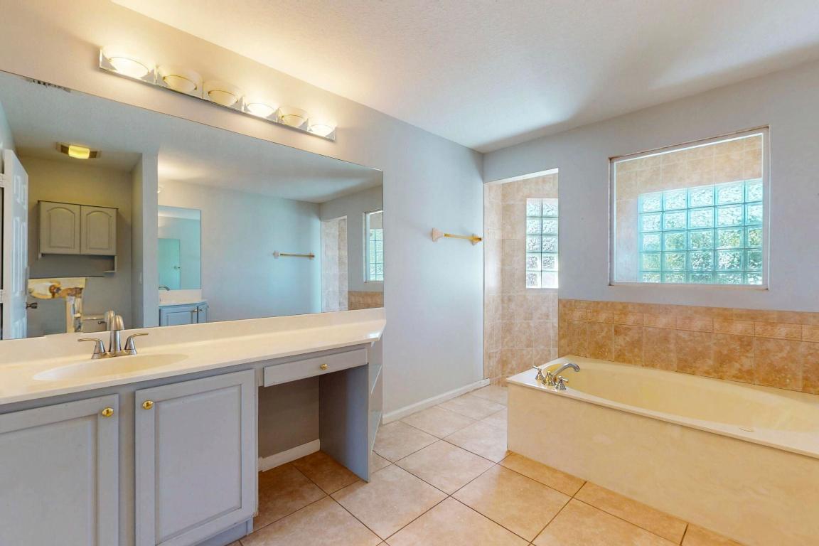 6147 NW East Deville Circle, Port St. Lucie
