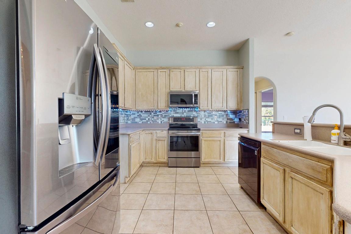 6147 NW East Deville Circle, Port St. Lucie