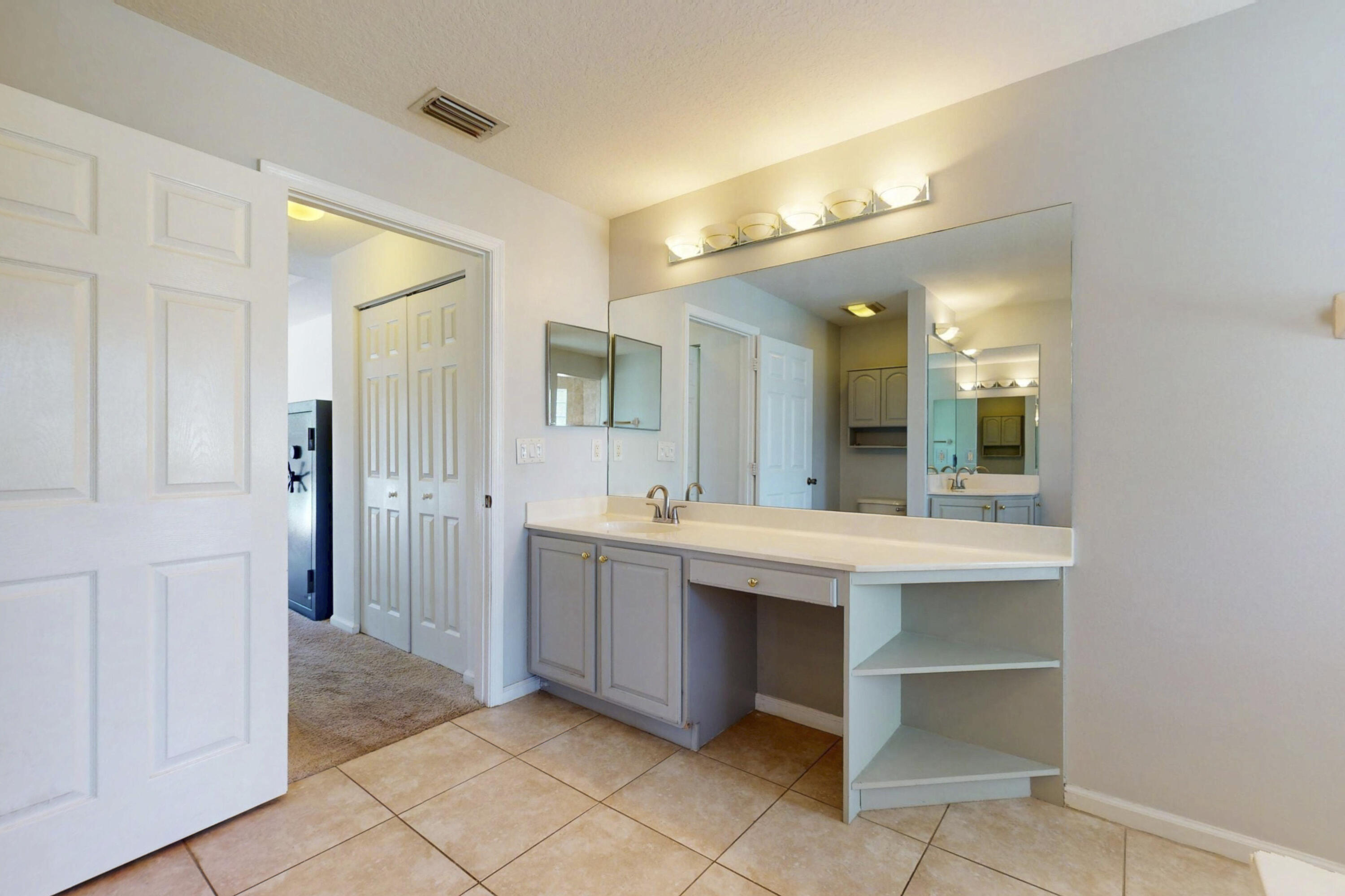 6147 NW East Deville Circle, Port St. Lucie