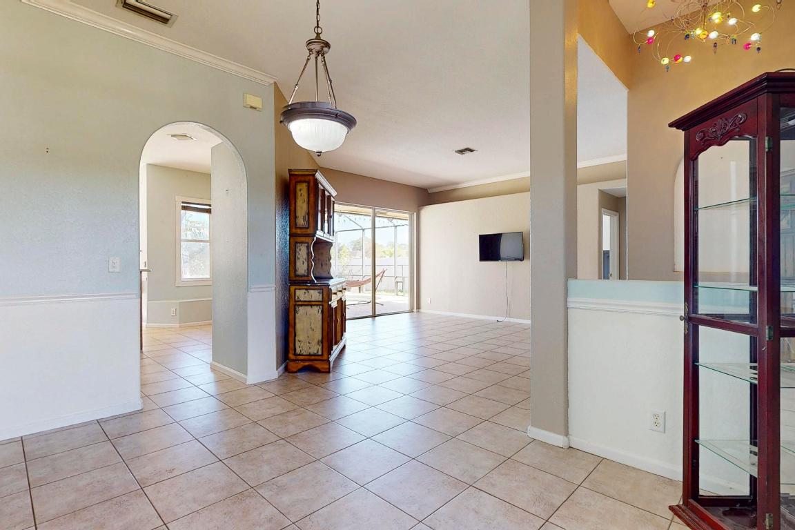 6147 NW East Deville Circle, Port St. Lucie