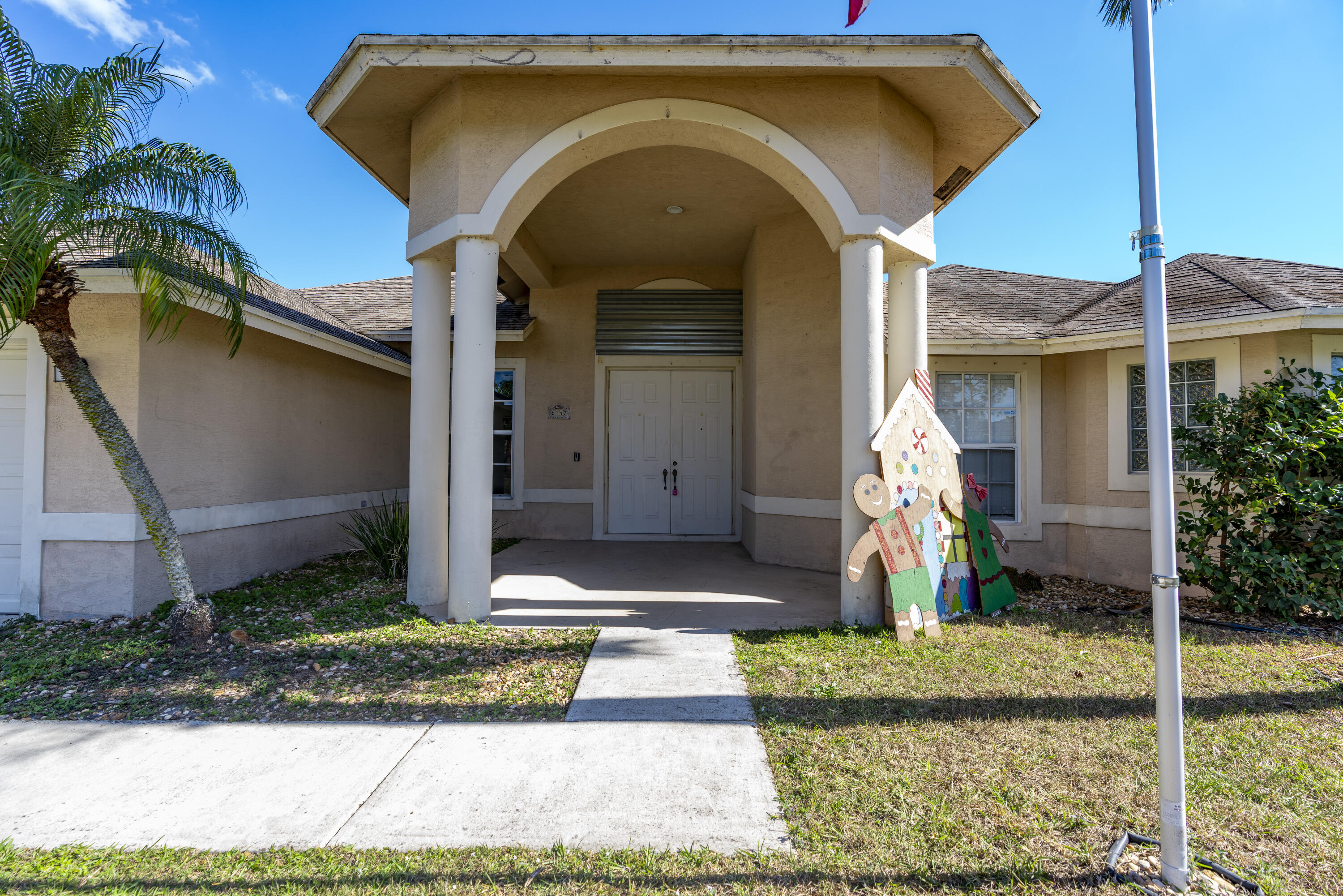 6147 NW East Deville Circle, Port St. Lucie