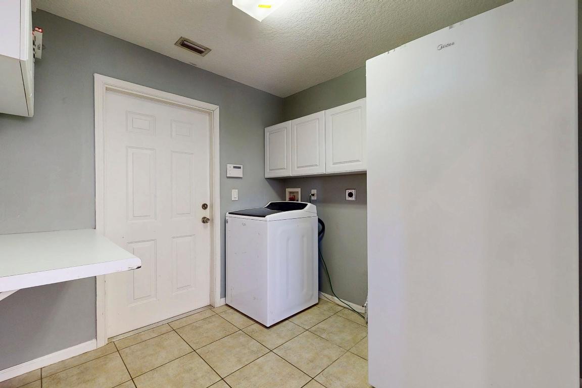 6147 NW East Deville Circle, Port St. Lucie