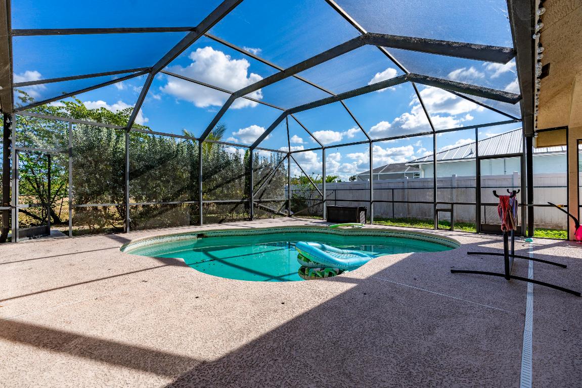 6147 NW East Deville Circle, Port St. Lucie