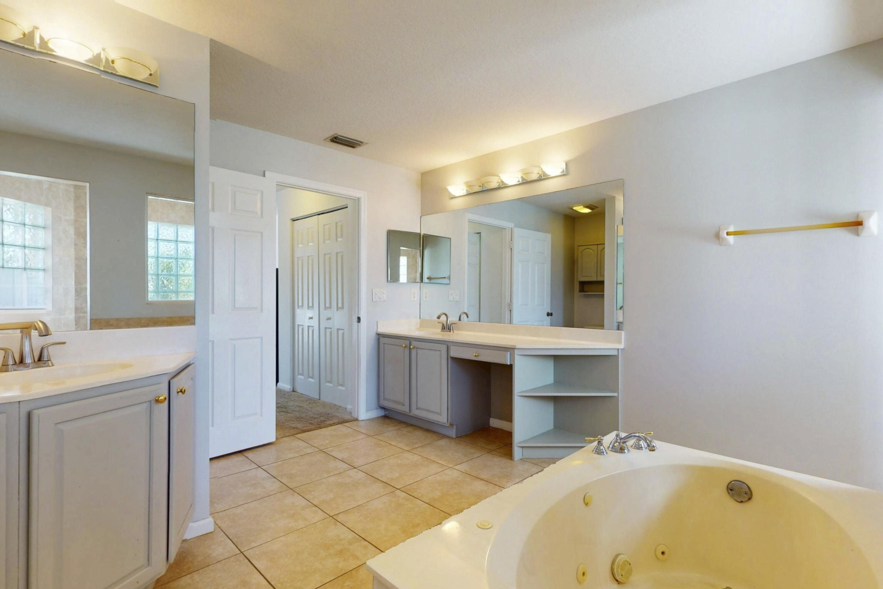 6147 NW East Deville Circle, Port St. Lucie