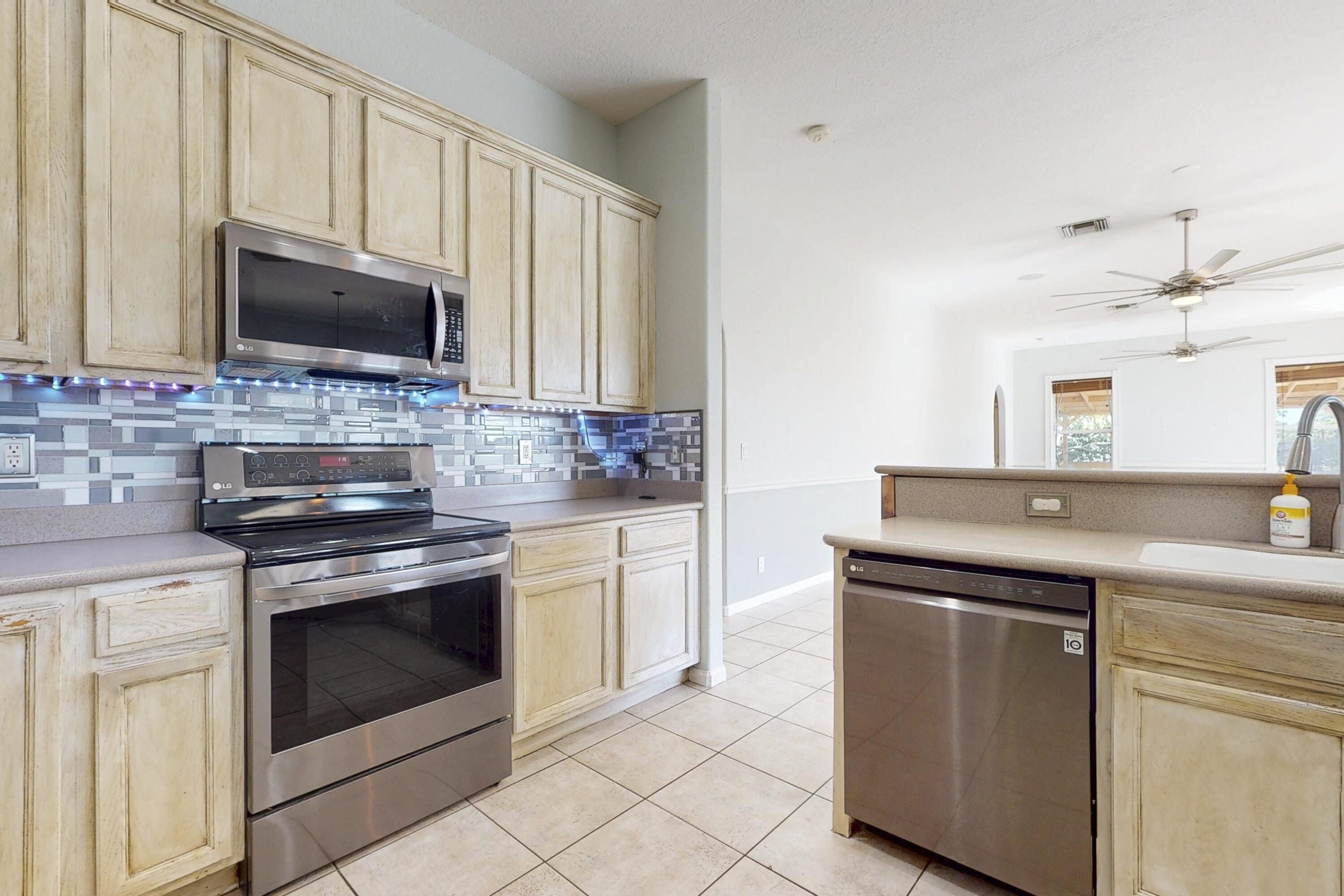 6147 NW East Deville Circle, Port St. Lucie