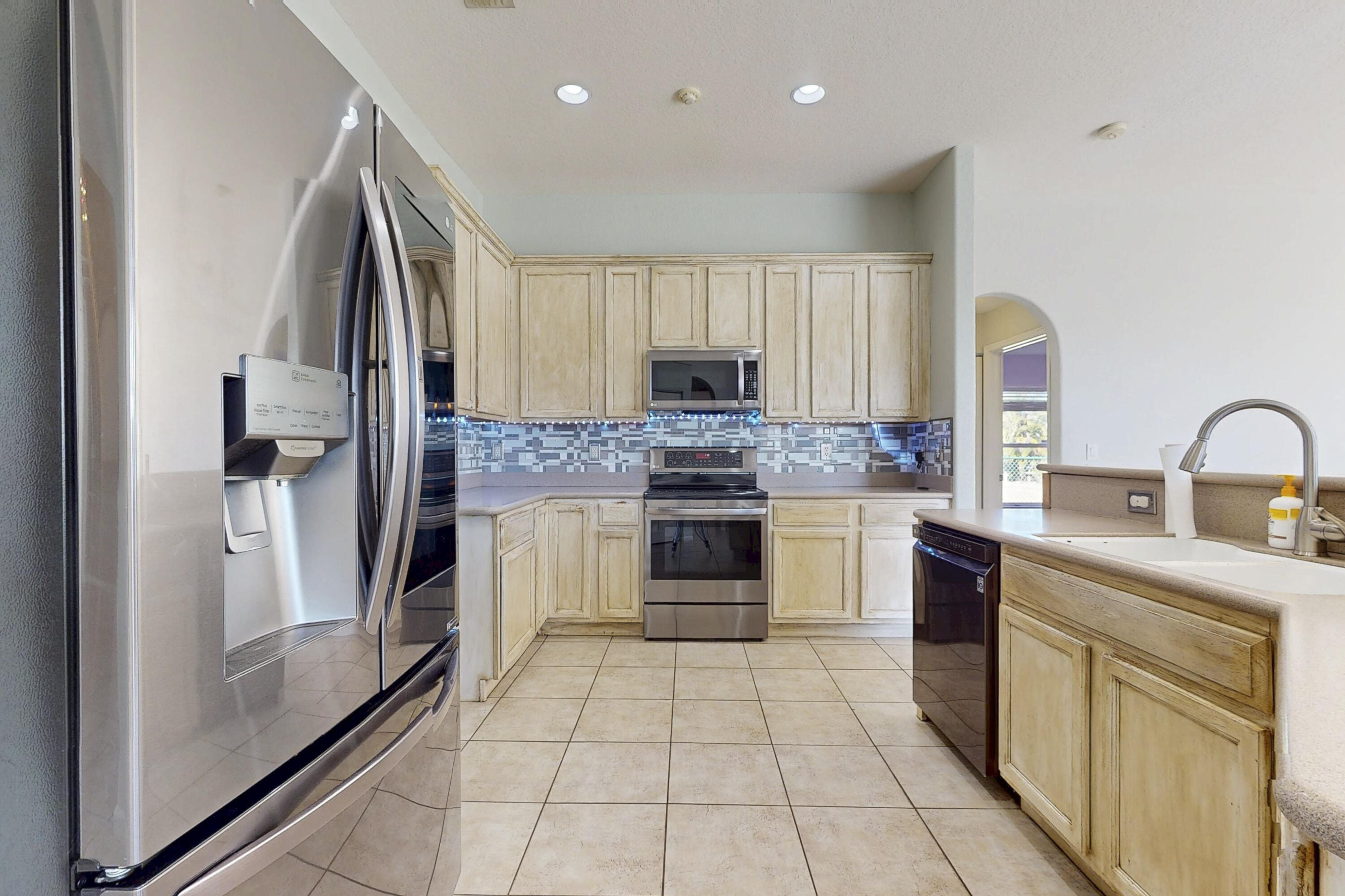 6147 NW East Deville Circle, Port St. Lucie