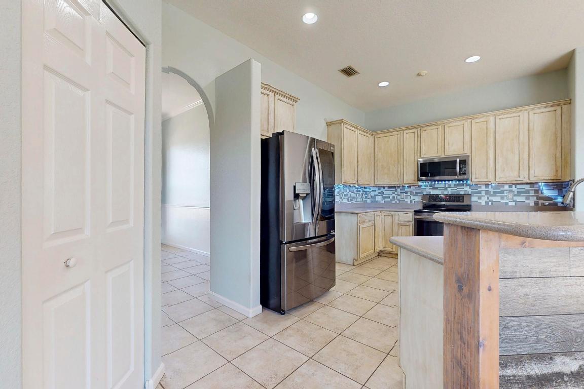 6147 NW East Deville Circle, Port St. Lucie