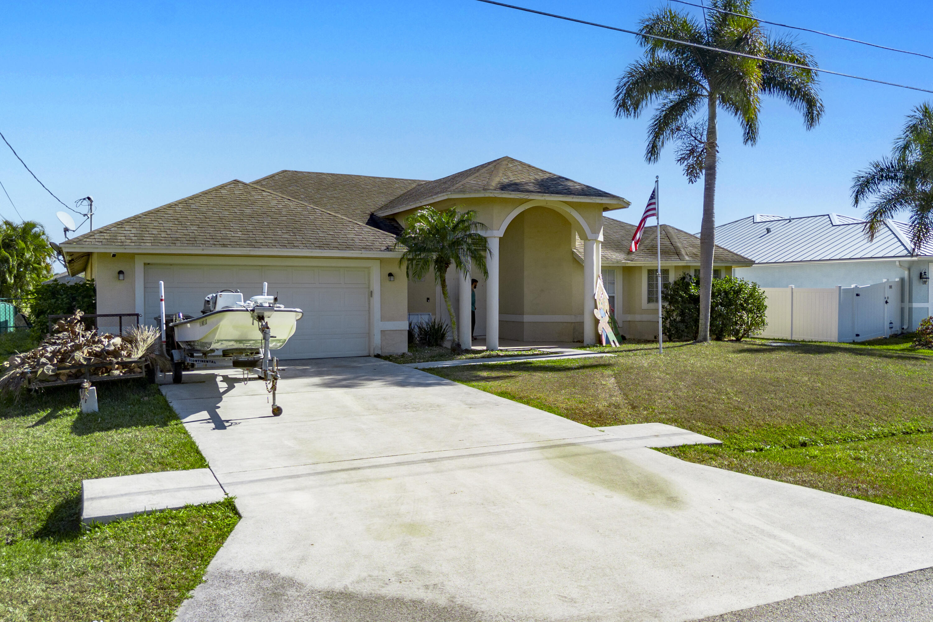 6147 NW East Deville Circle, Port St. Lucie