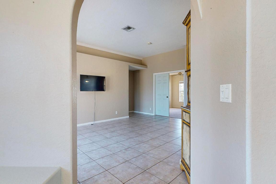 6147 NW East Deville Circle, Port St. Lucie