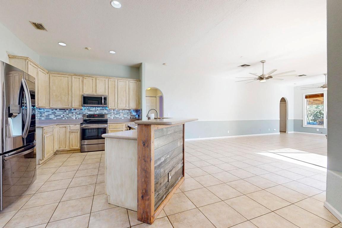 6147 NW East Deville Circle, Port St. Lucie