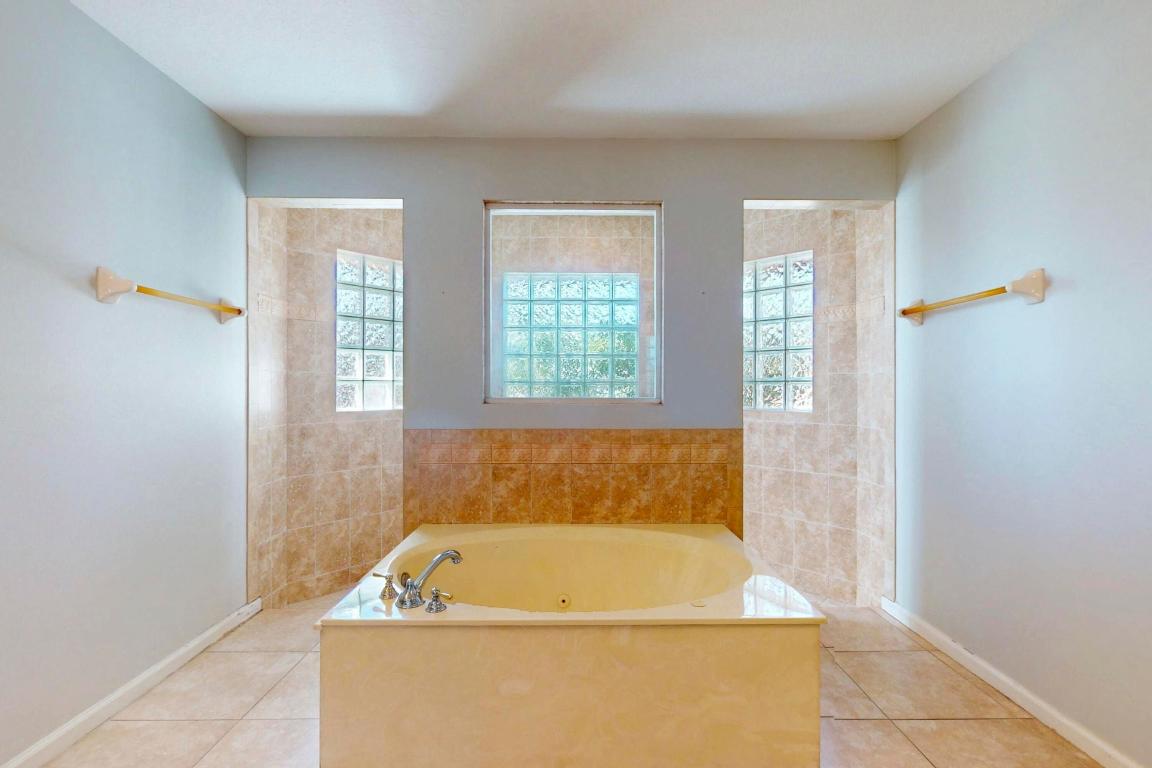 6147 NW East Deville Circle, Port St. Lucie