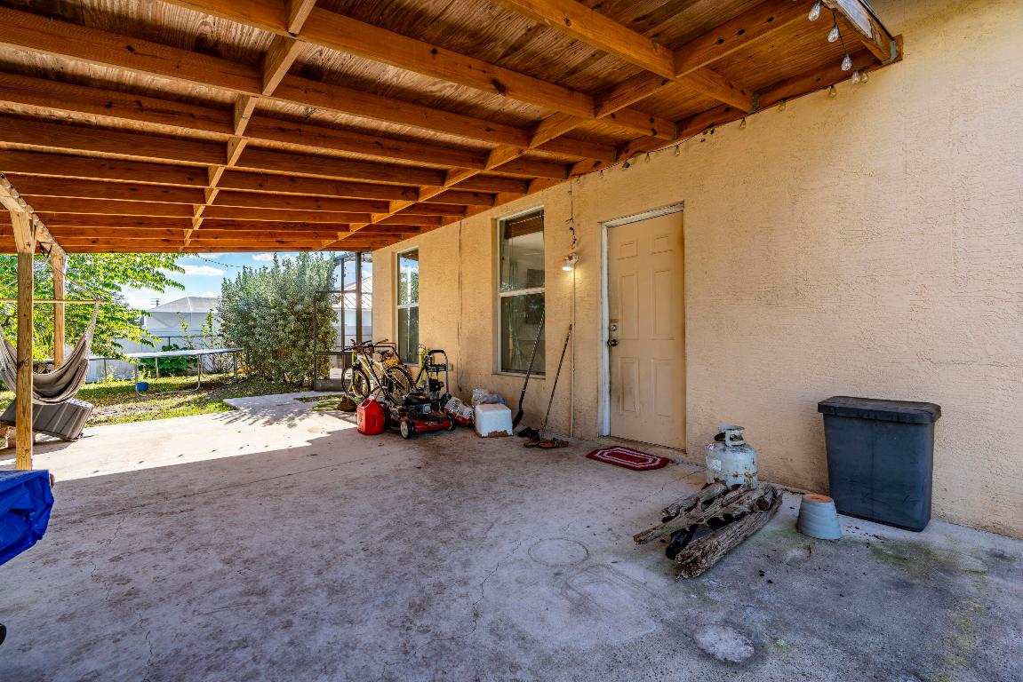 6147 NW East Deville Circle, Port St. Lucie