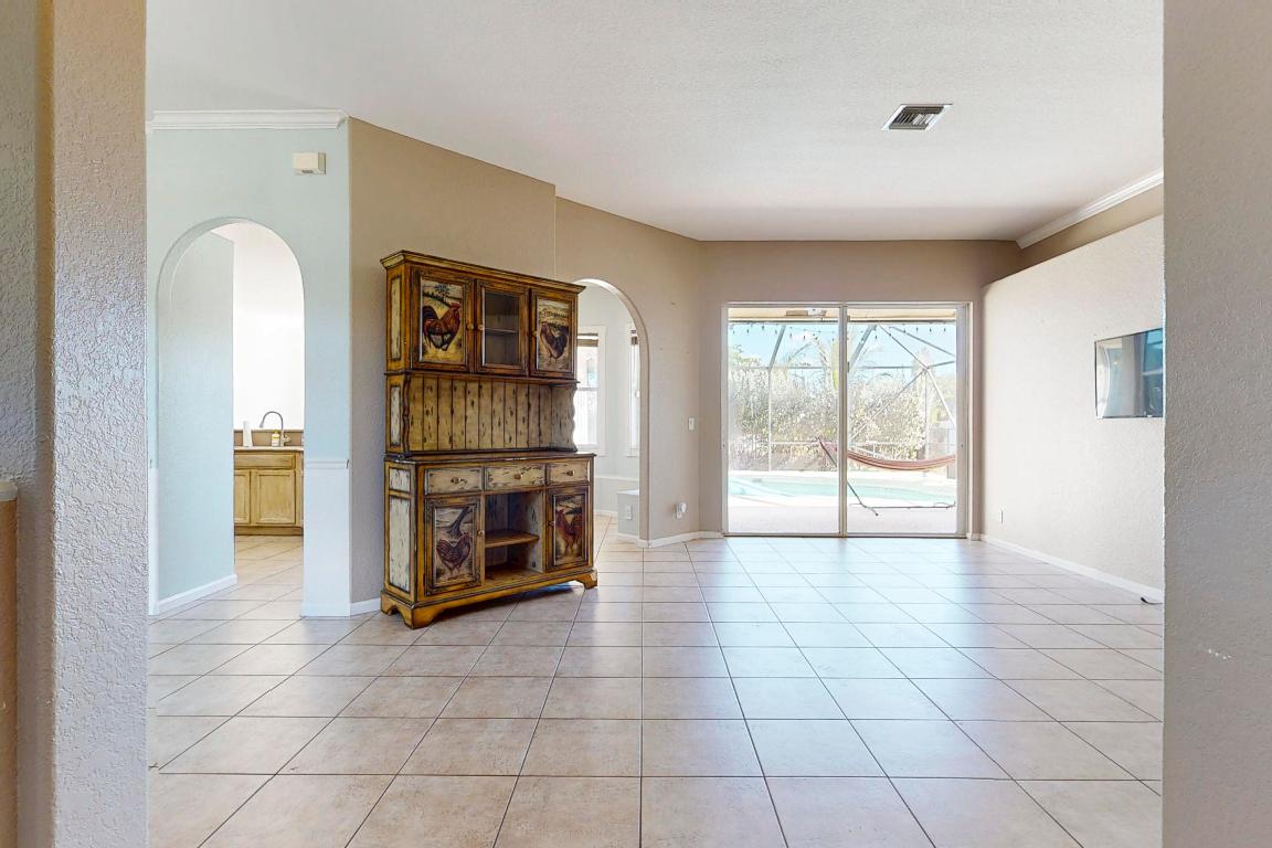 6147 NW East Deville Circle, Port St. Lucie