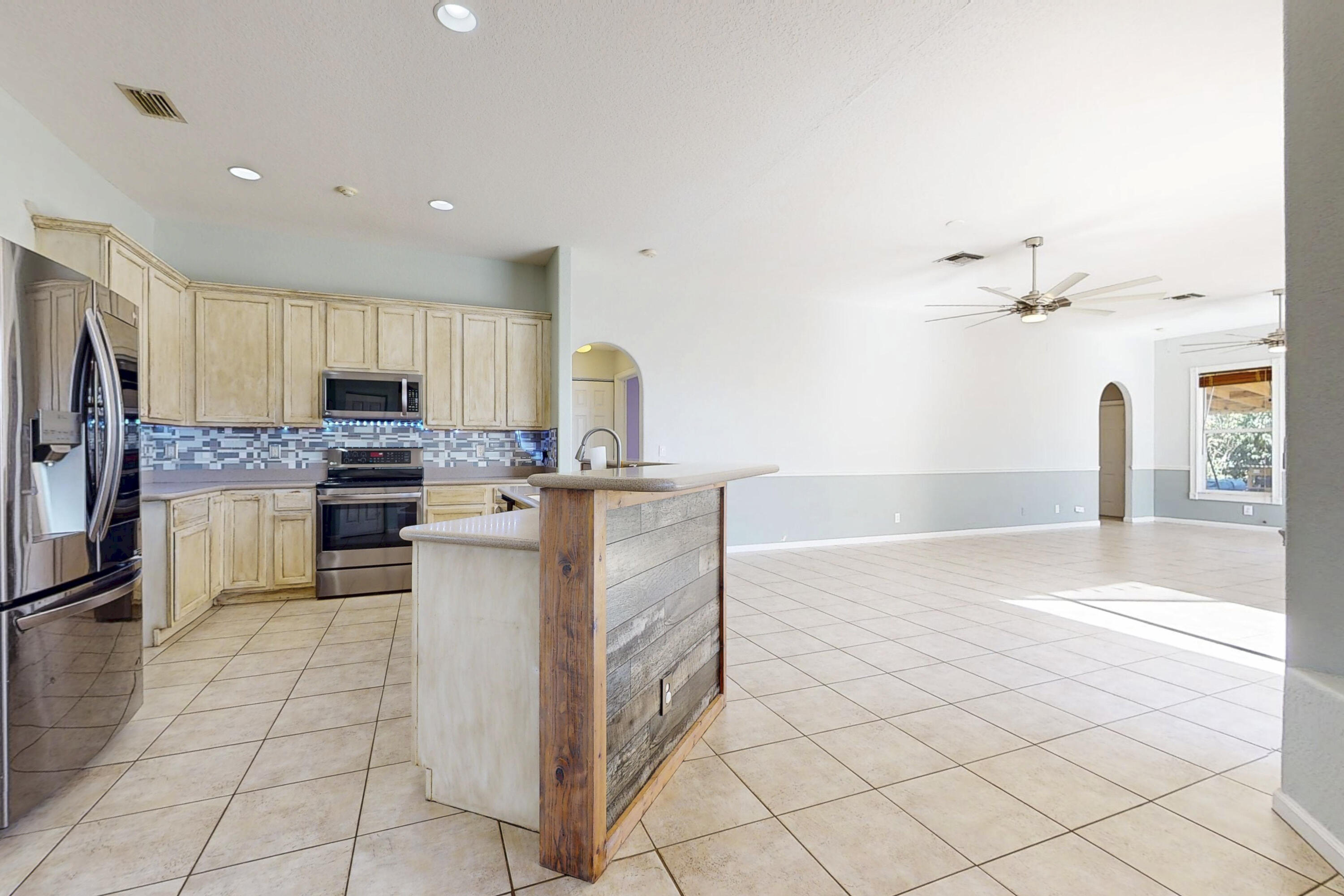 6147 NW East Deville Circle, Port St. Lucie