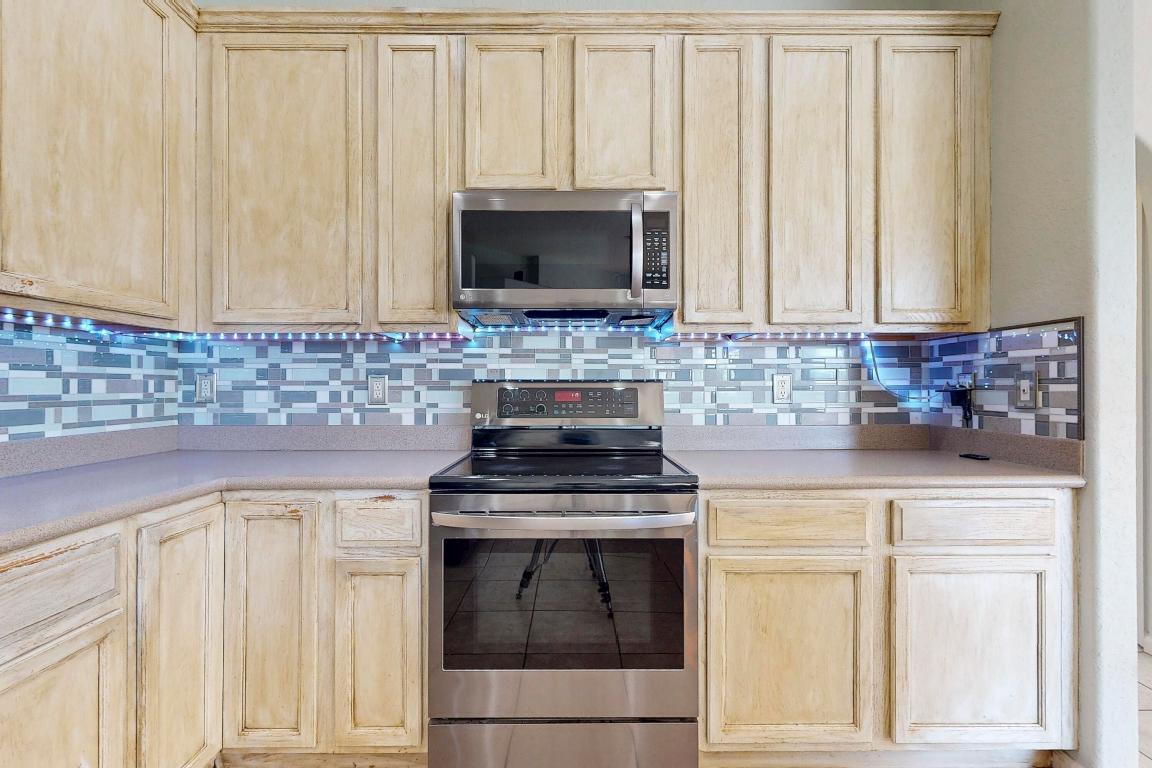 6147 NW East Deville Circle, Port St. Lucie