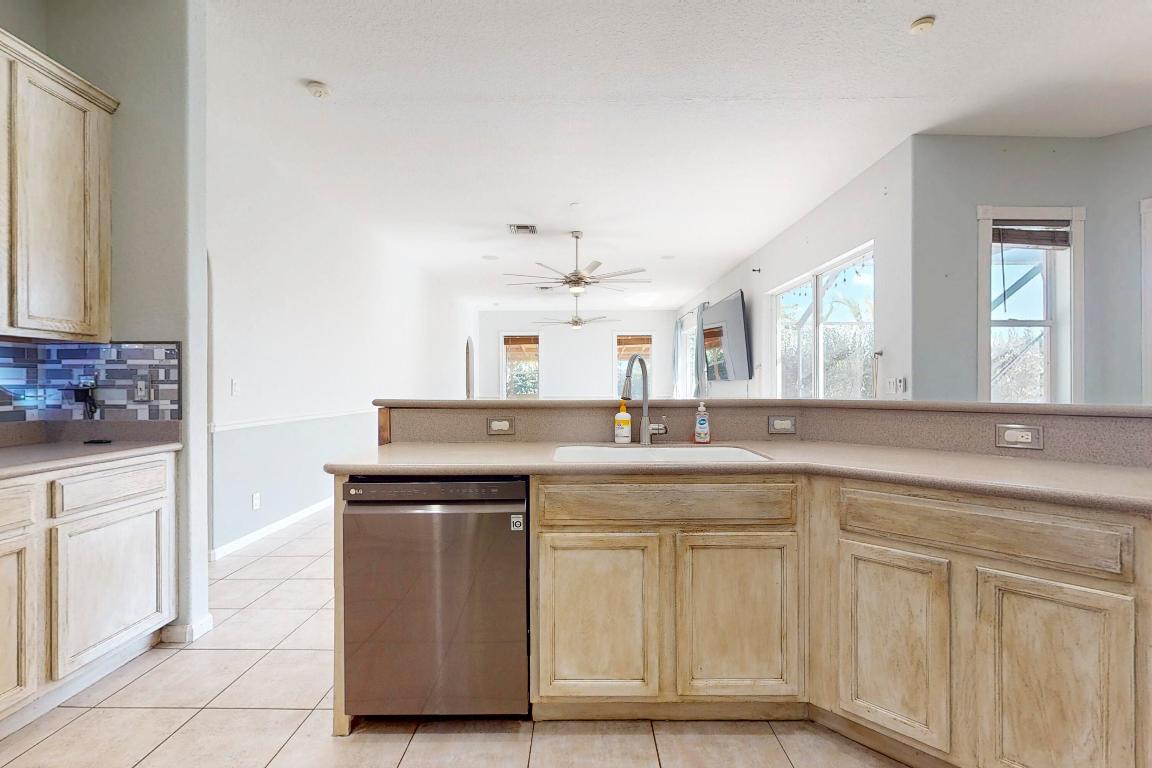 6147 NW East Deville Circle, Port St. Lucie