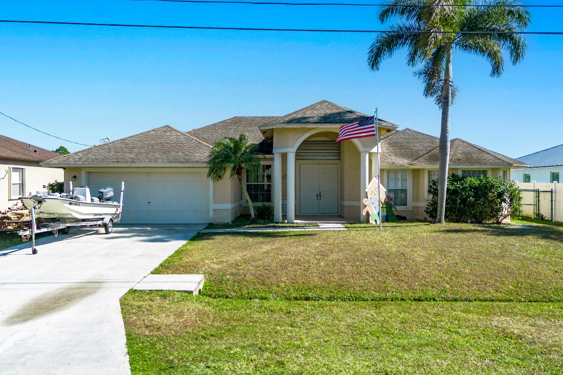 6147 NW East Deville Circle, Port St. Lucie