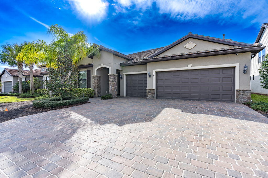 744 SE Villandry Way, Port St. Lucie