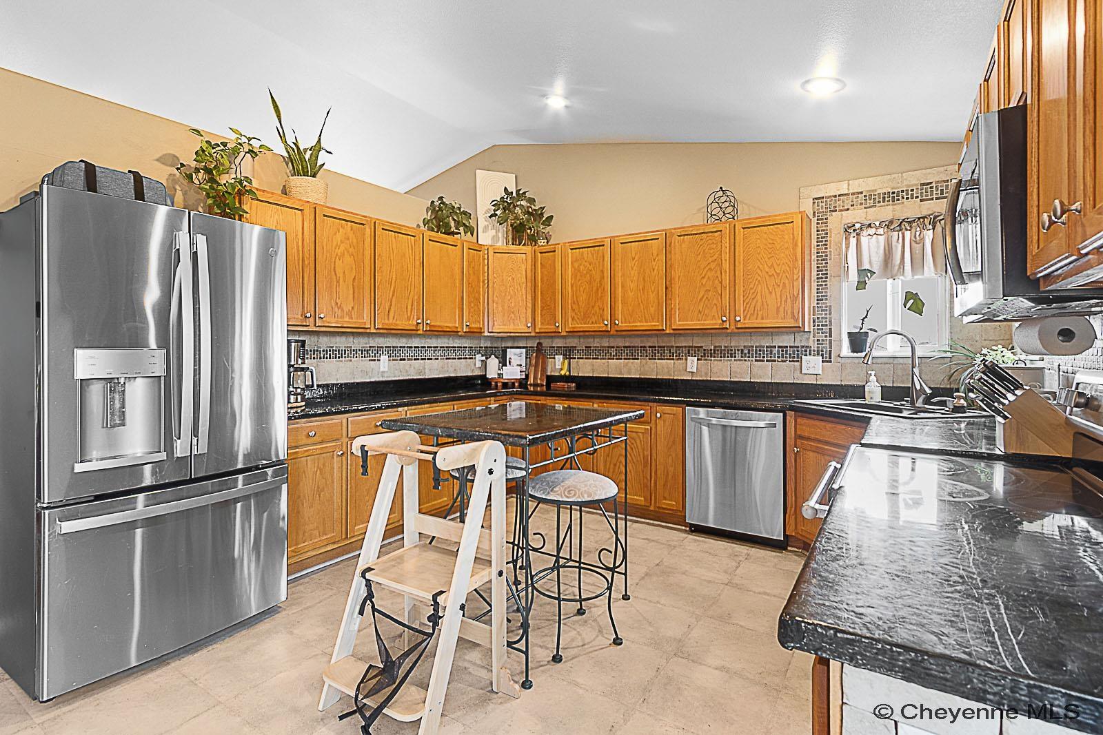 2239 MEADOW DR