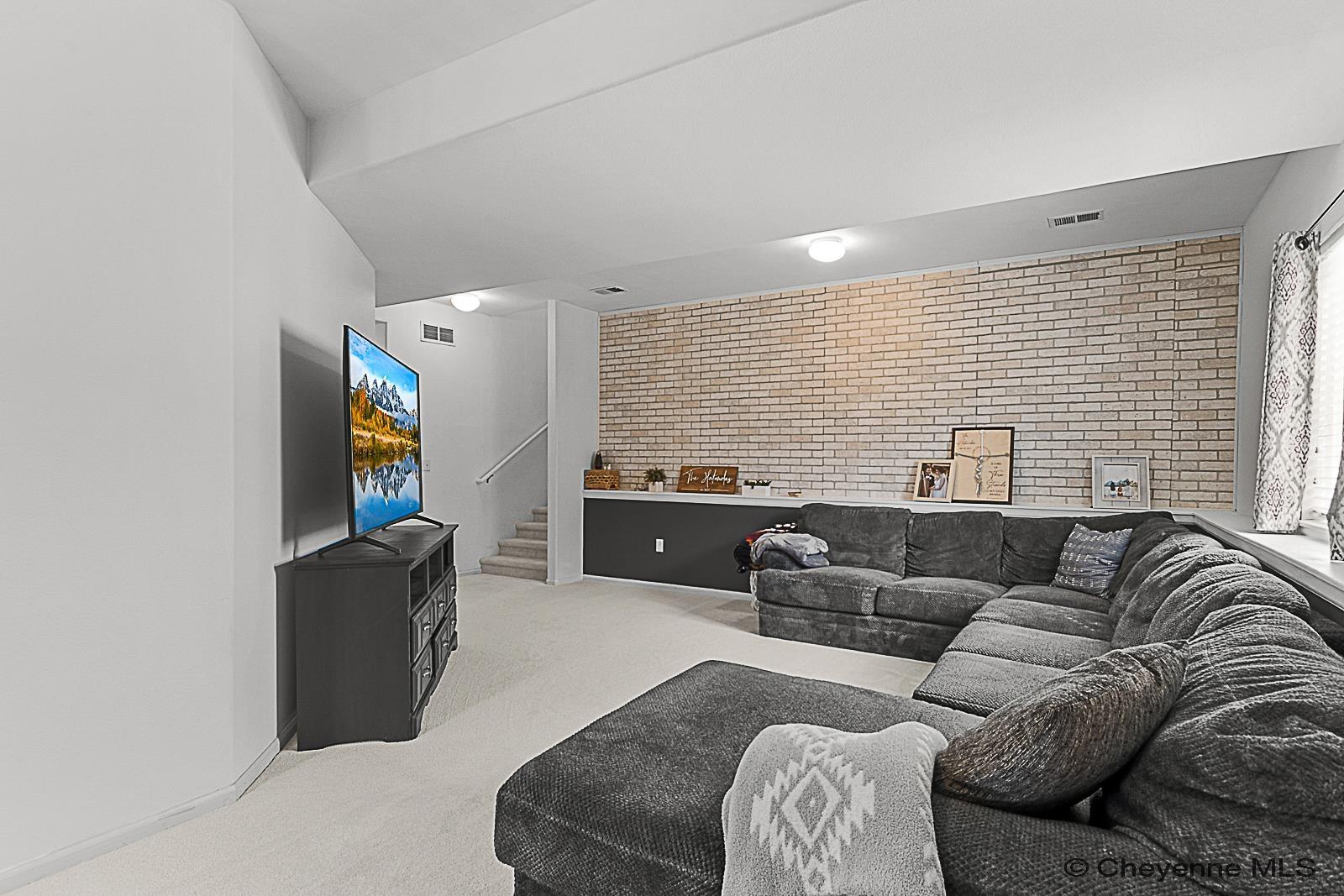 2239 MEADOW DR