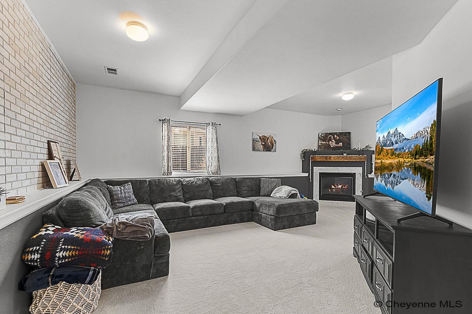 2239 MEADOW DR