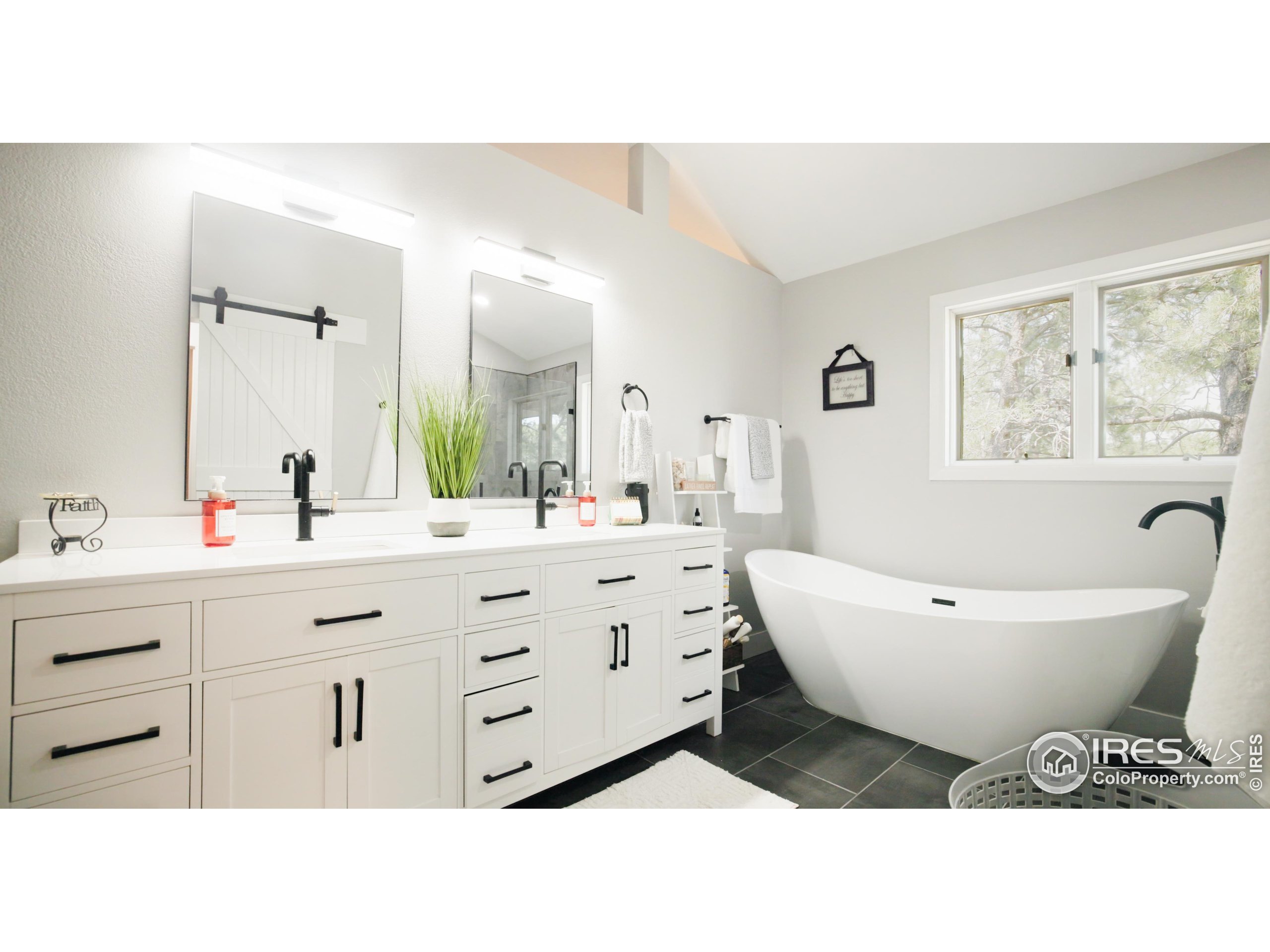 8987 Village Pines Cir