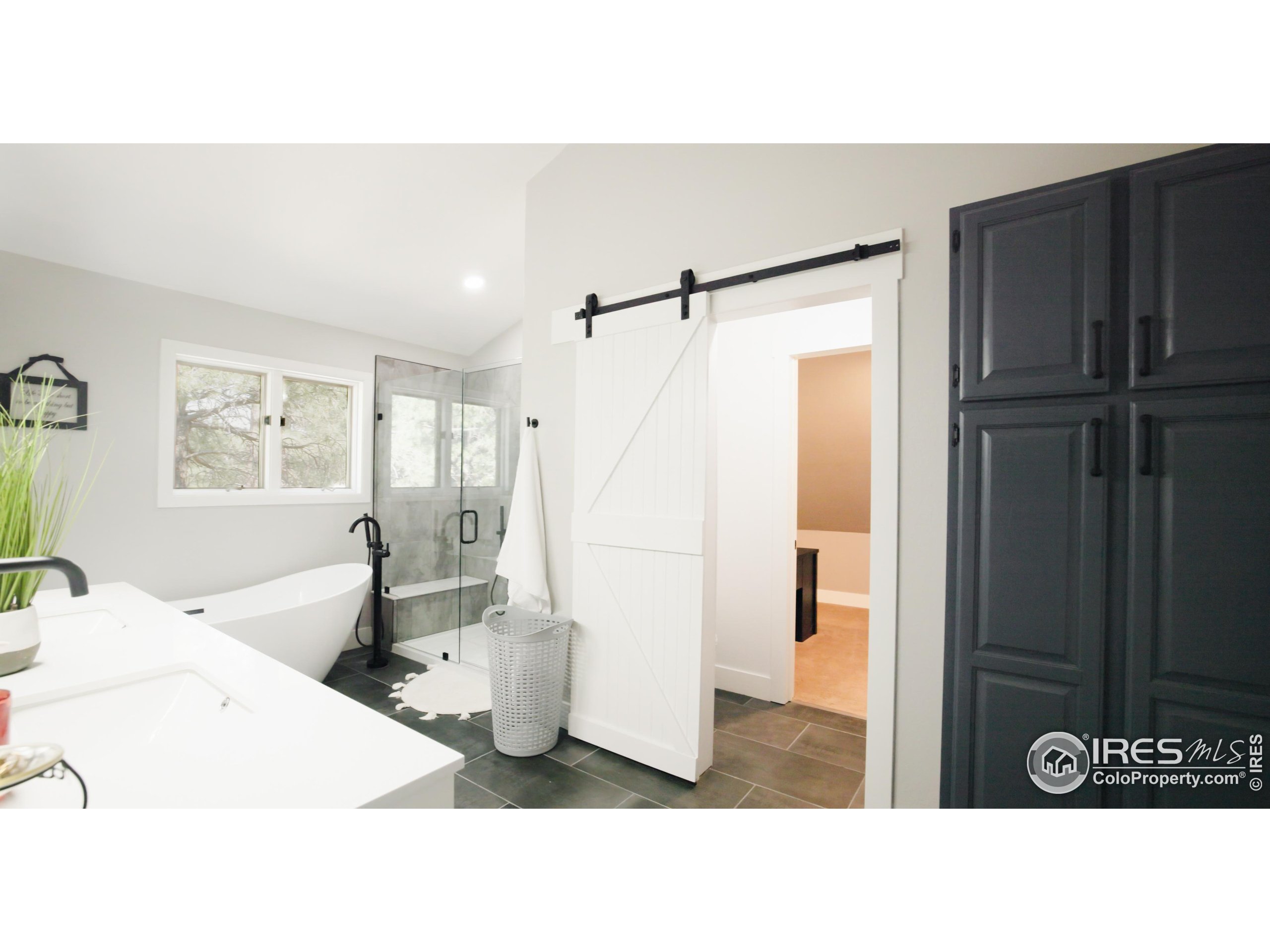 8987 Village Pines Cir