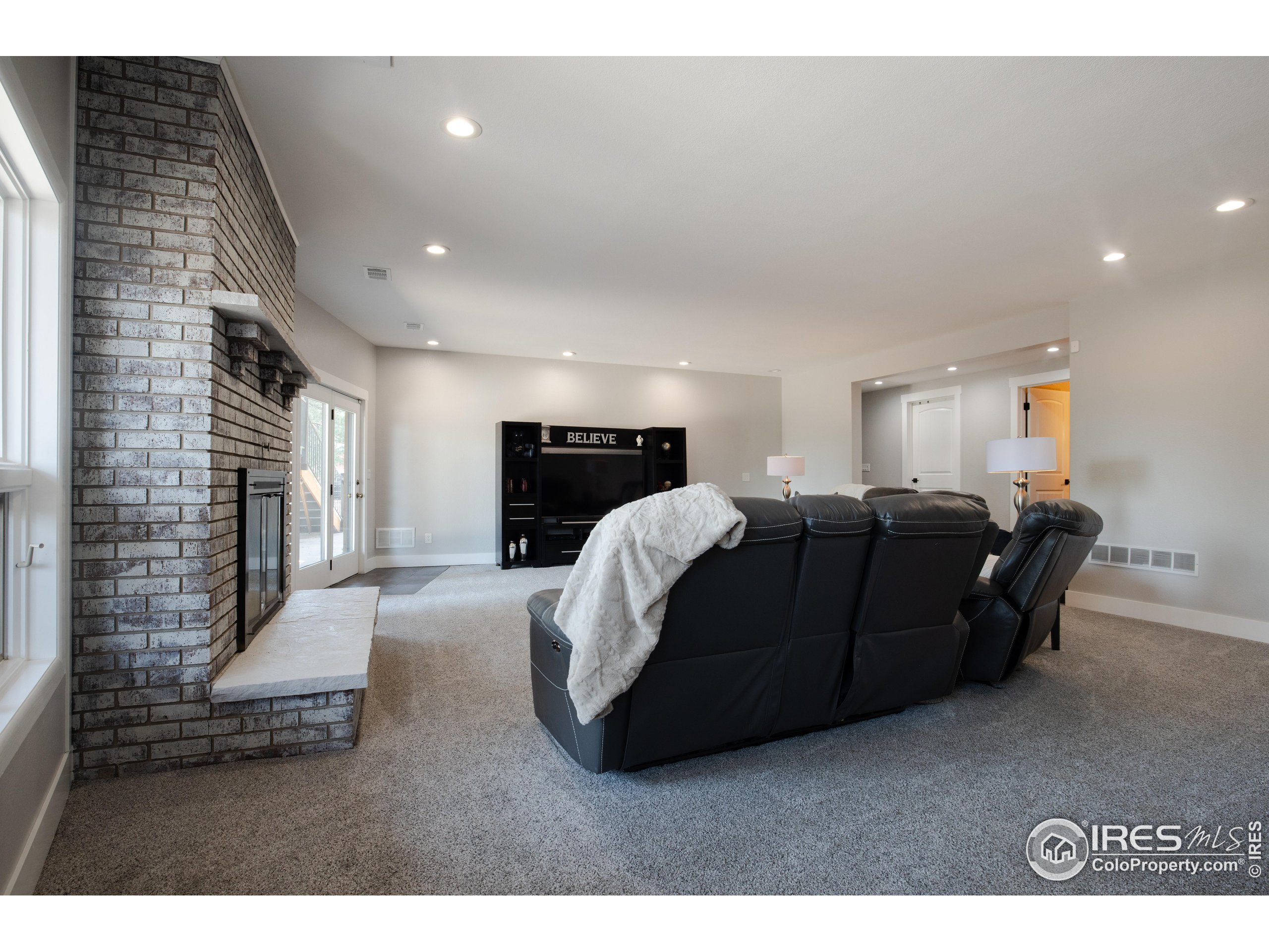 8987 Village Pines Cir