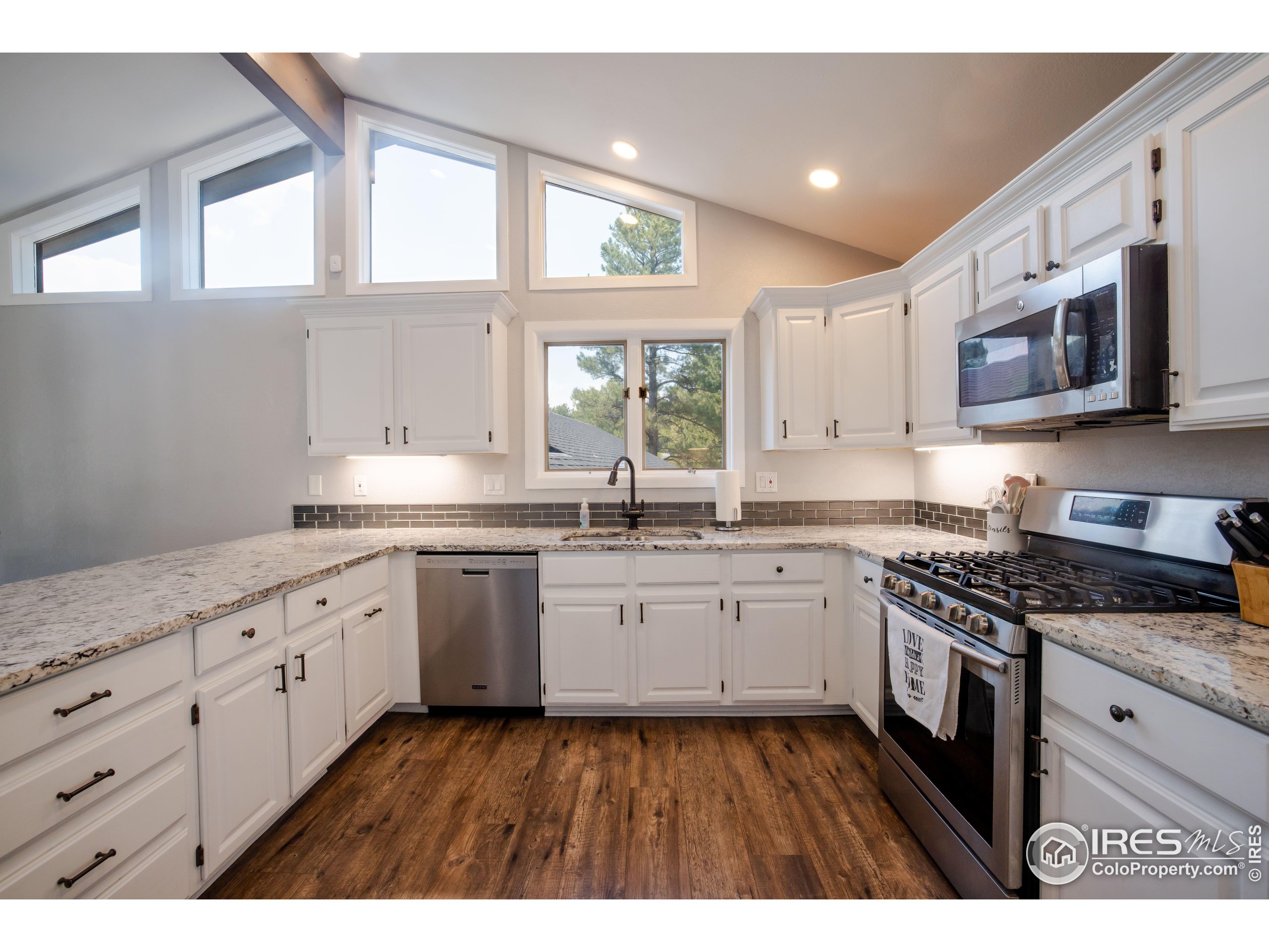 8987 Village Pines Cir