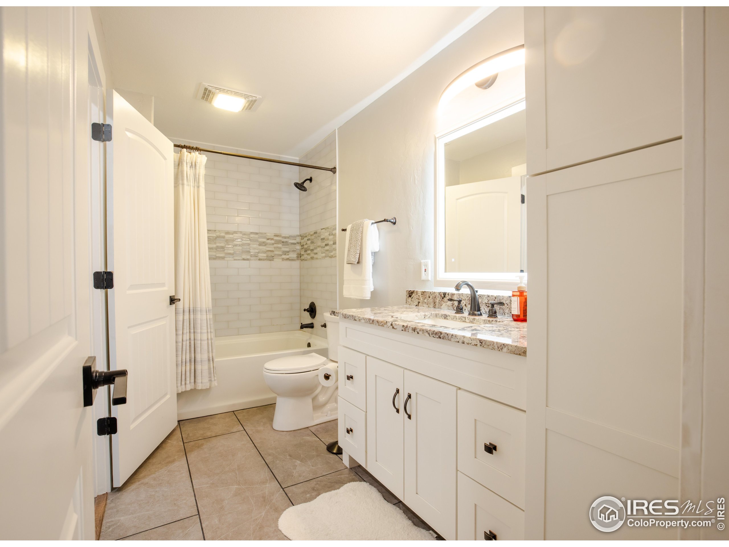 8987 Village Pines Cir