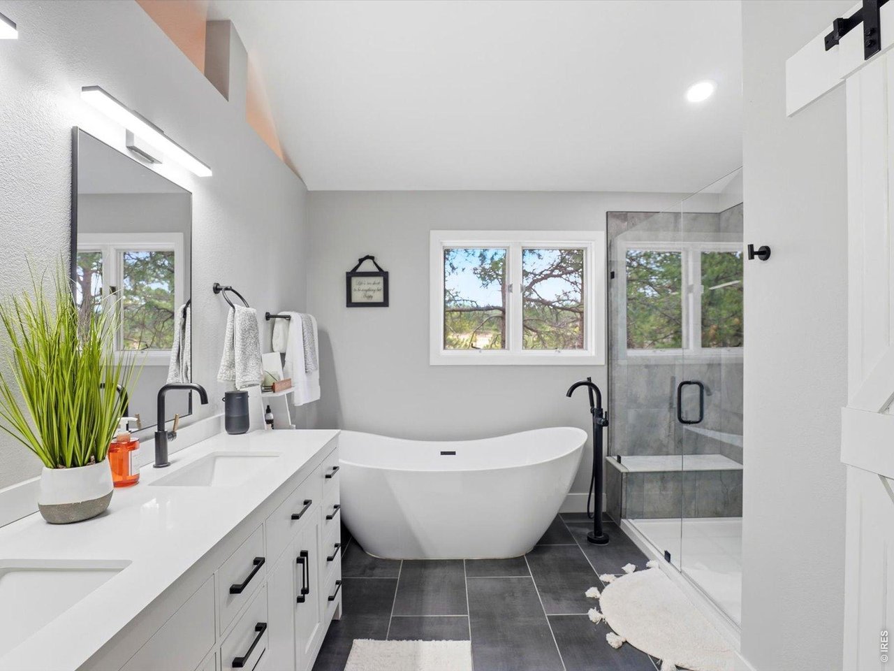 8987 Village Pines Cir