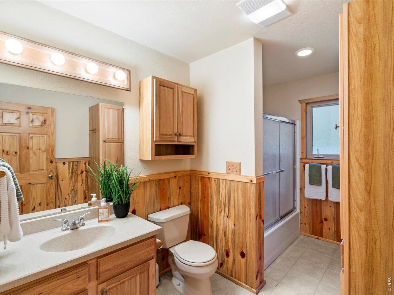 1035 Streamside Dr