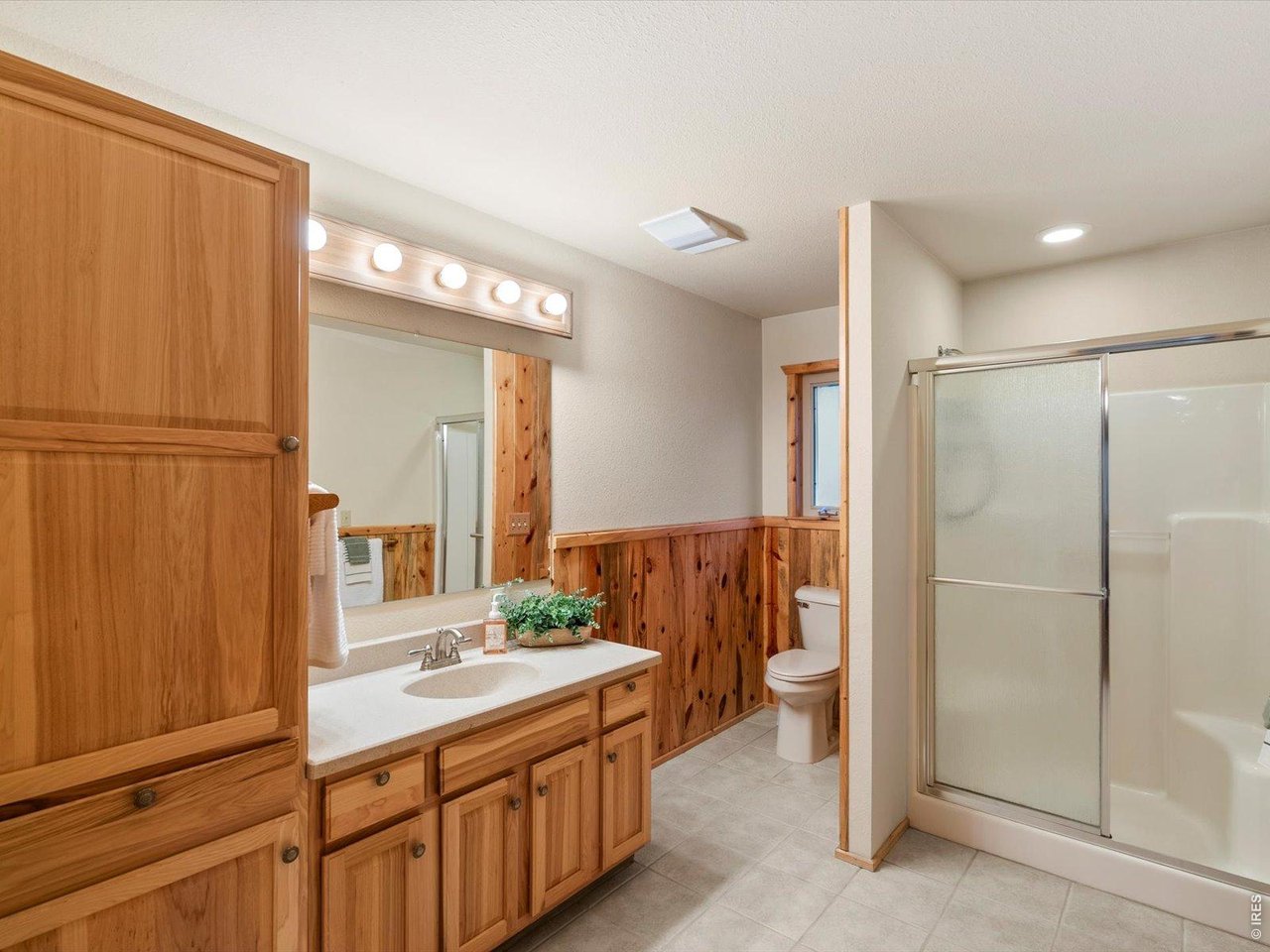 1035 Streamside Dr