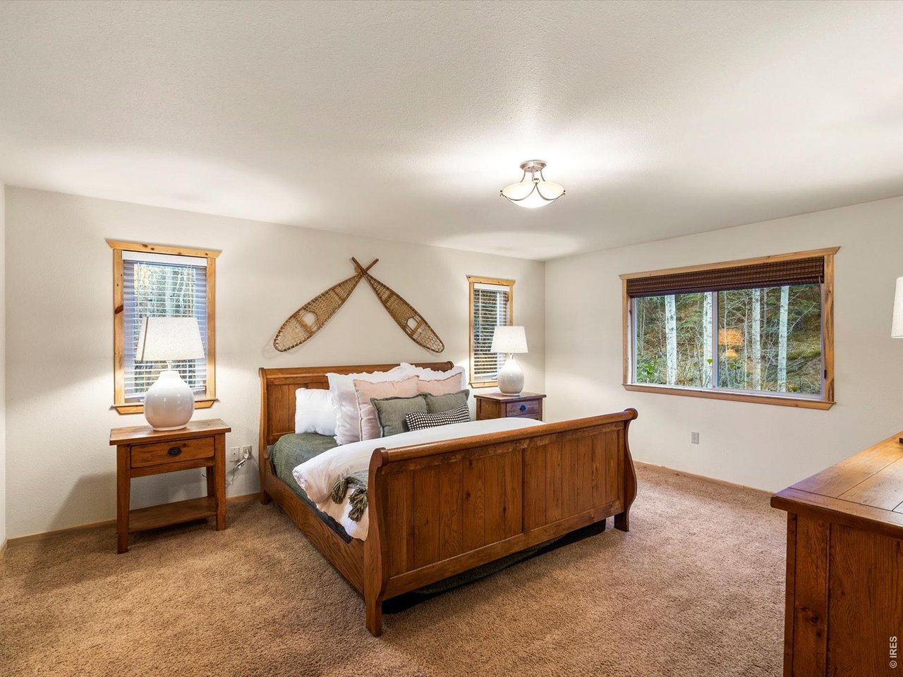 1035 Streamside Dr