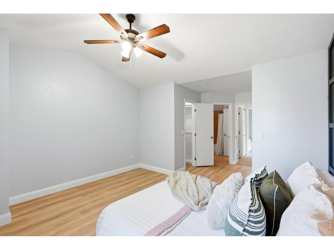 8132 S Fillmore Cir