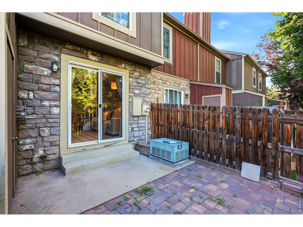 8132 S Fillmore Cir