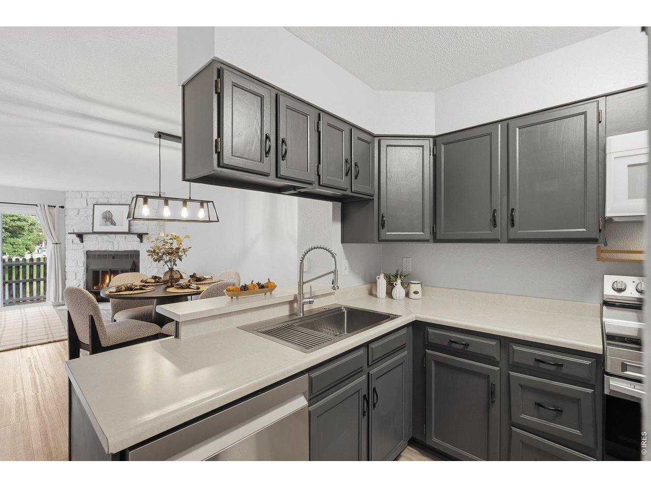 8132 S Fillmore Cir