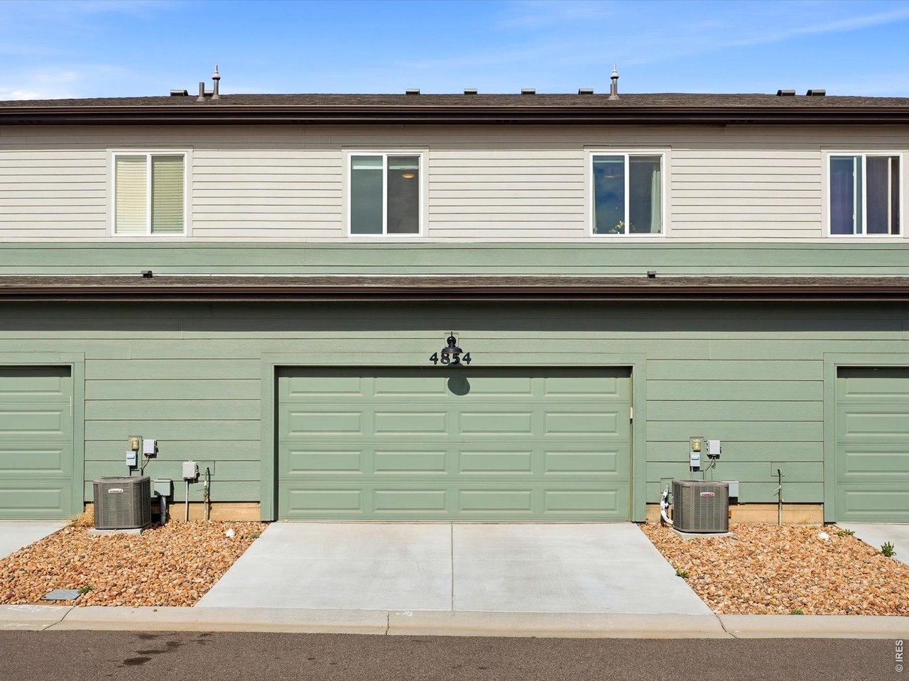 4854 Denys Dr