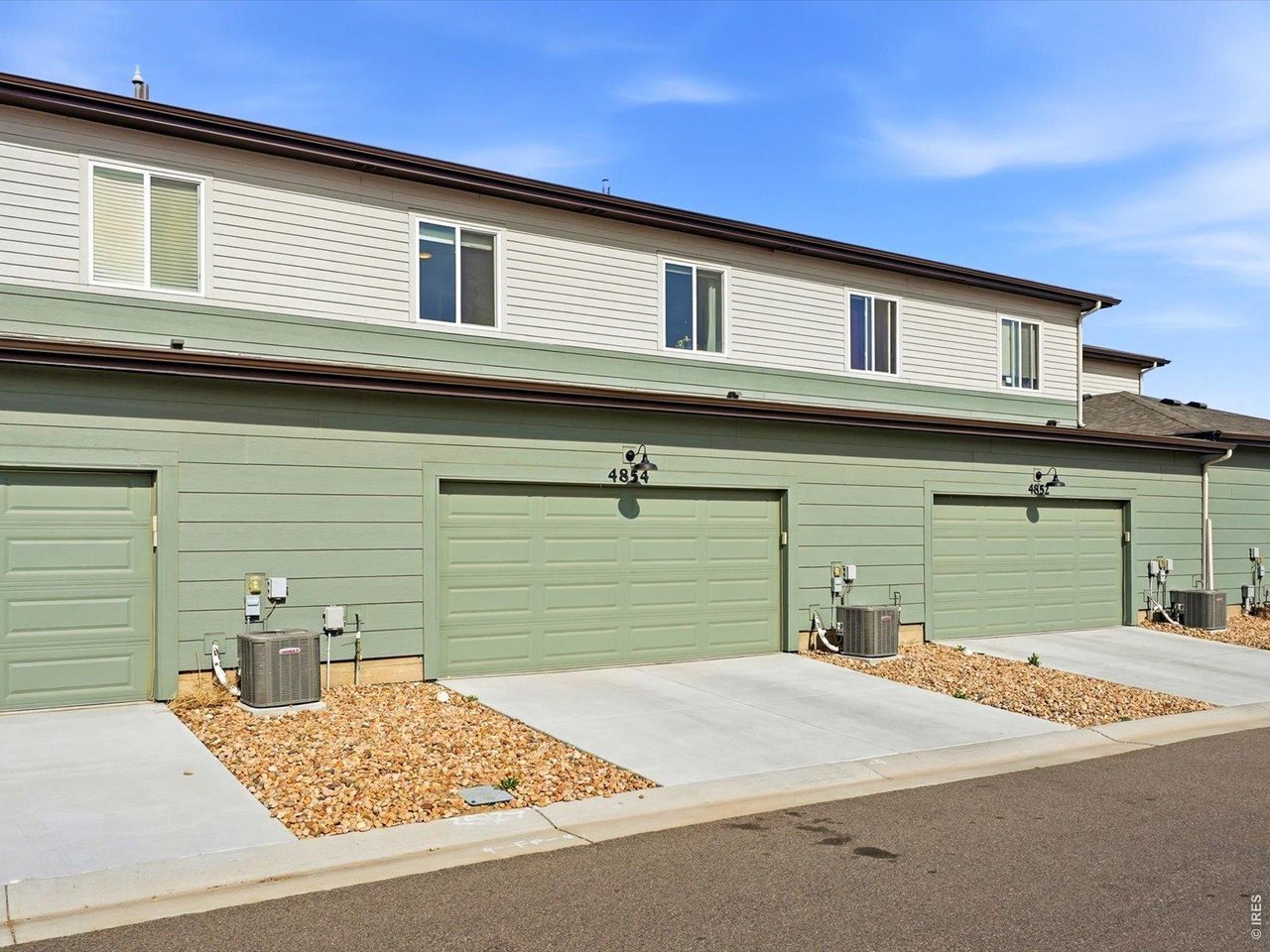 4854 Denys Dr
