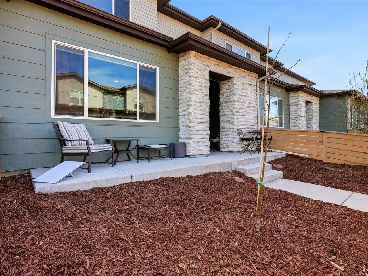 4854 Denys Dr