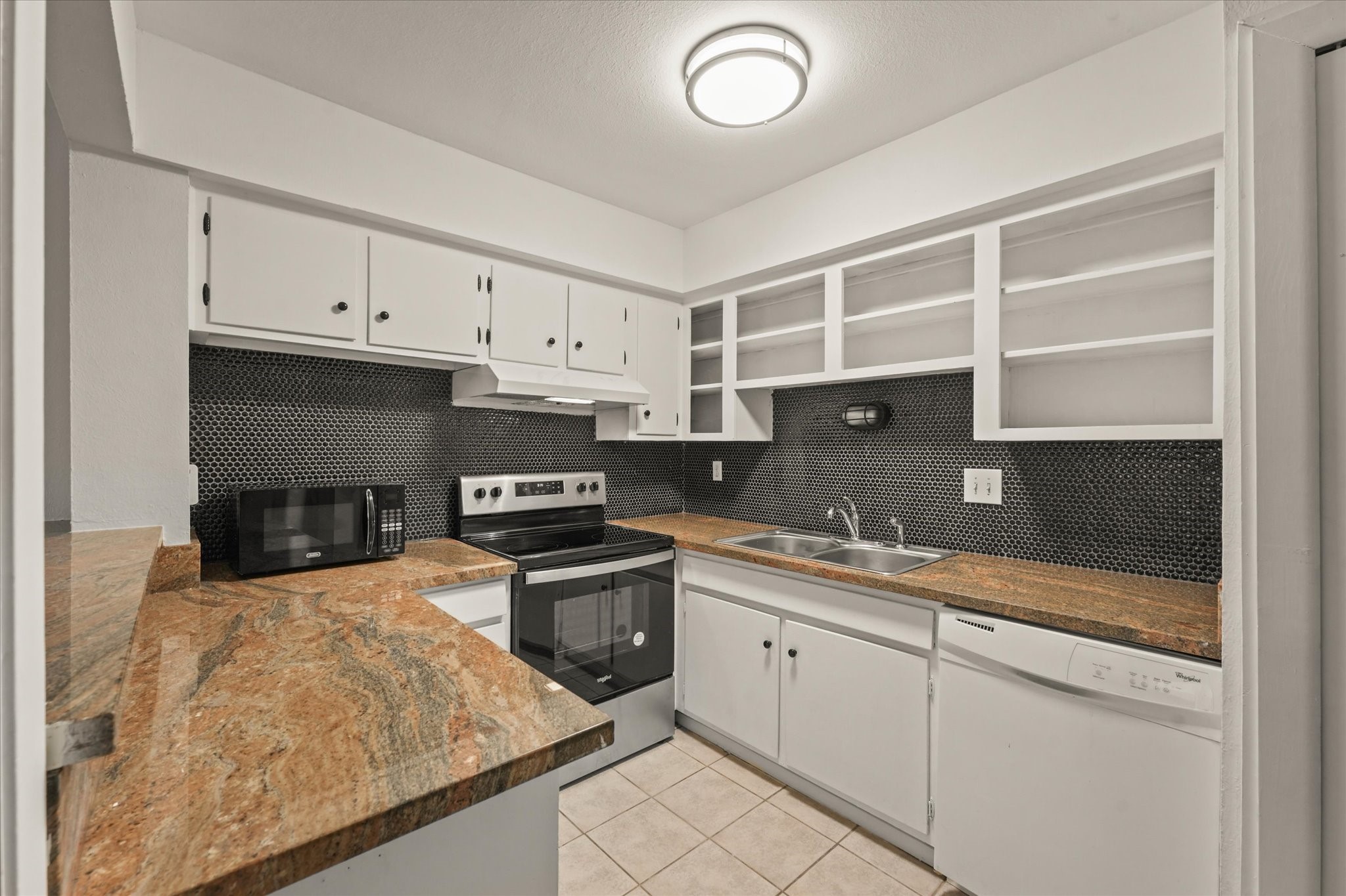 5305 Fleetwood Oaks Drive 274