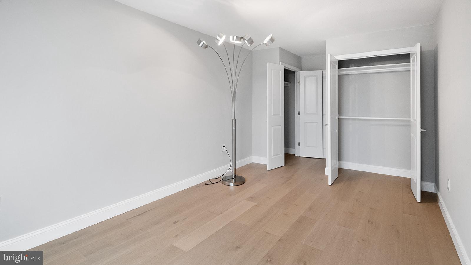 1901 JOHN F KENNEDY BOULEVARD 724-25