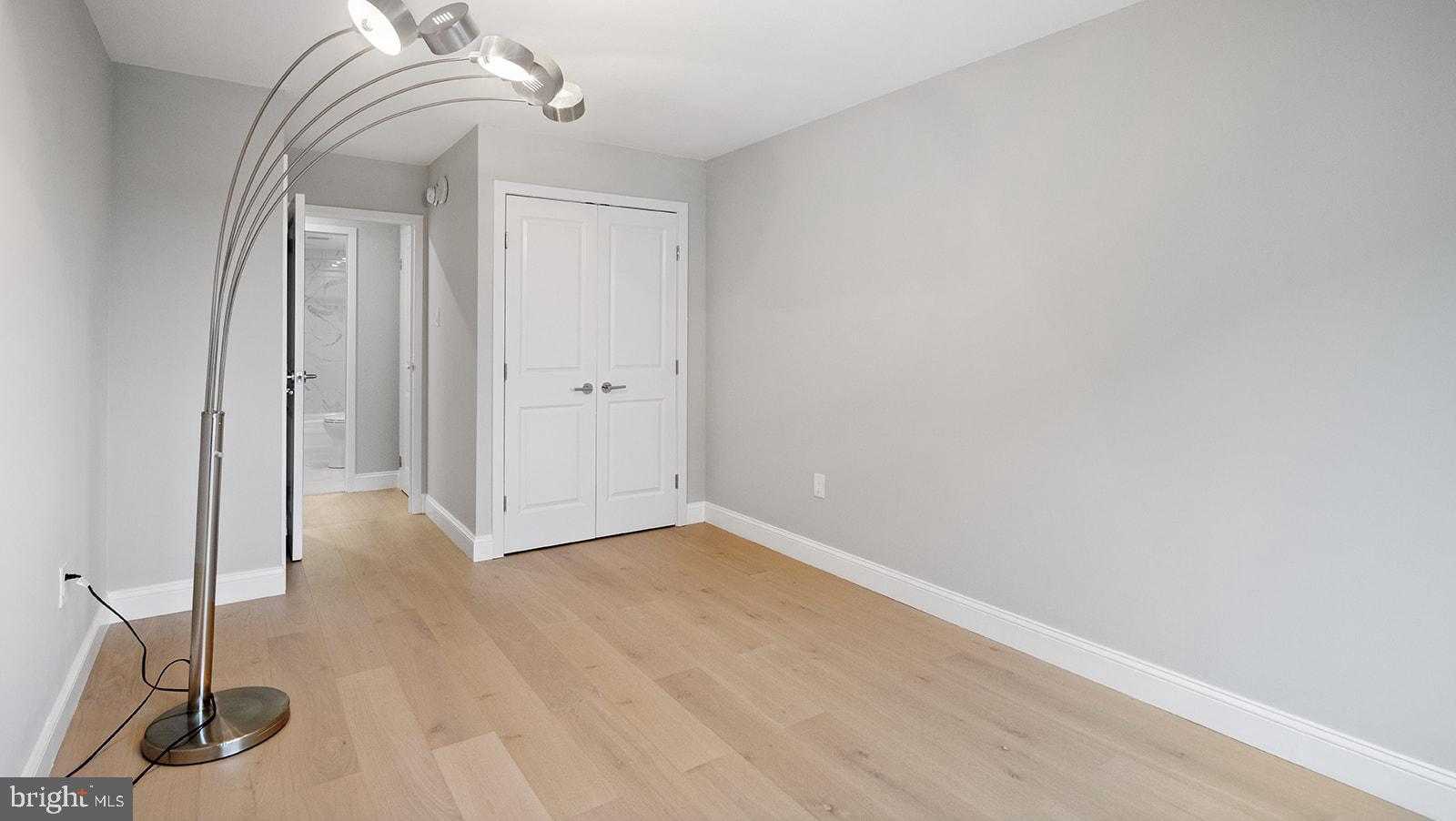 1901 JOHN F KENNEDY BOULEVARD 724-25