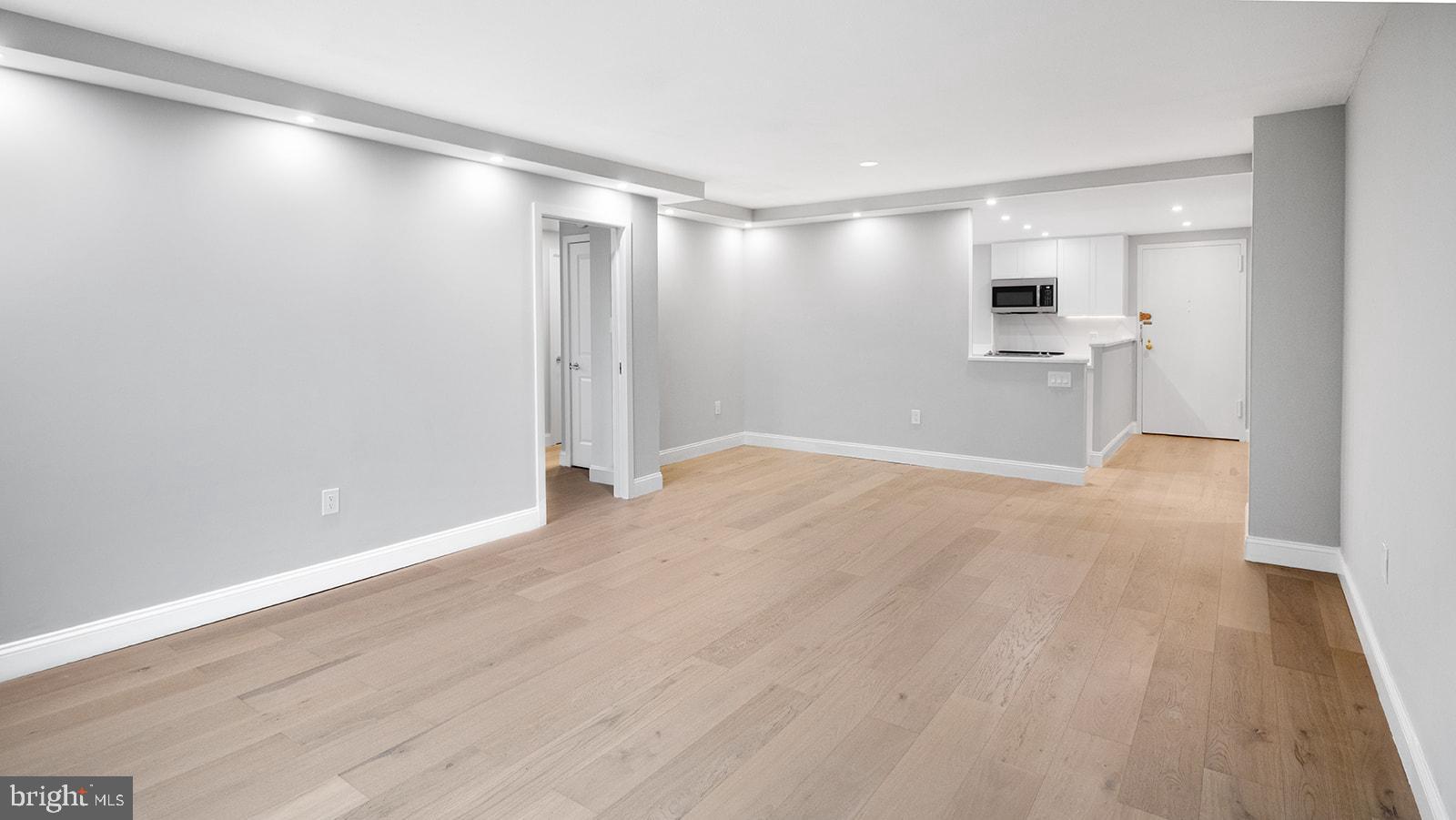 1901 JOHN F KENNEDY BOULEVARD 724-25