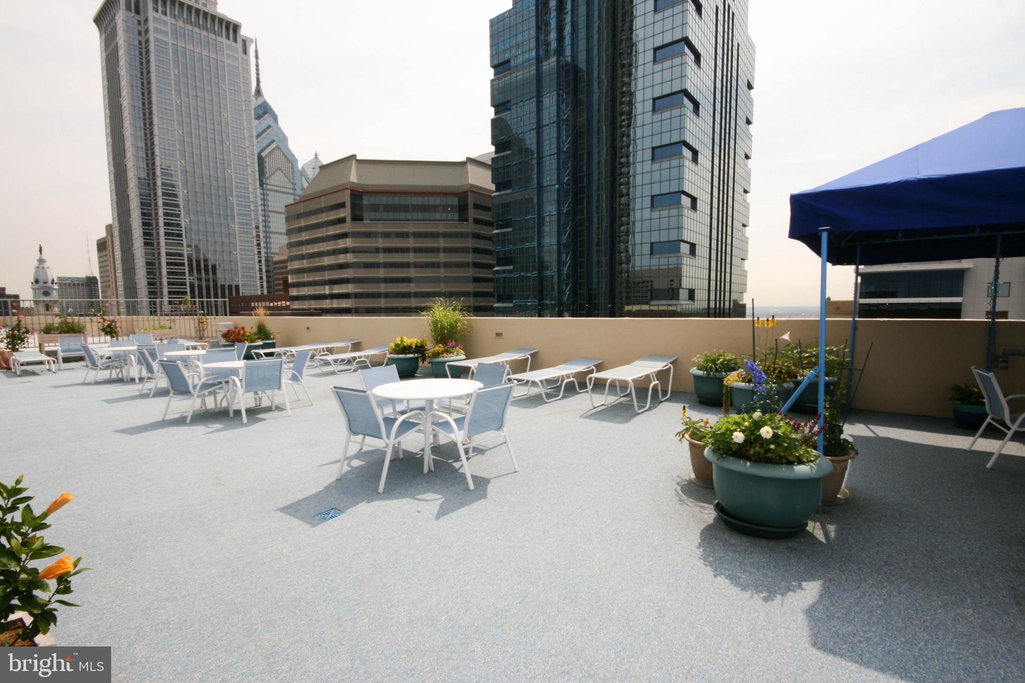 1901 JOHN F KENNEDY BOULEVARD 724-25