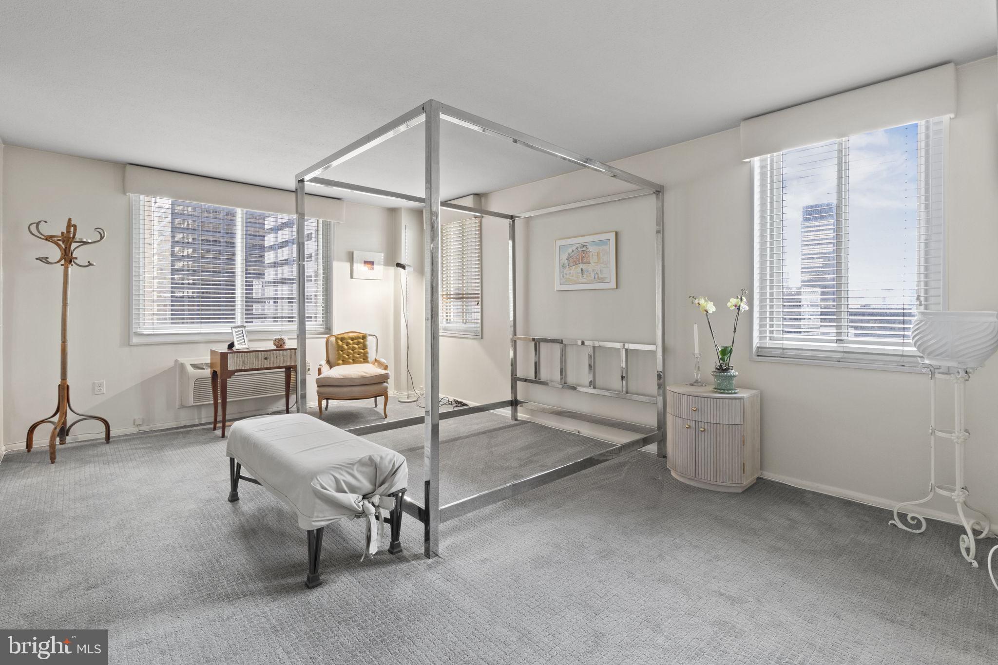 1901 JOHN F KENNEDY BOULEVARD 720