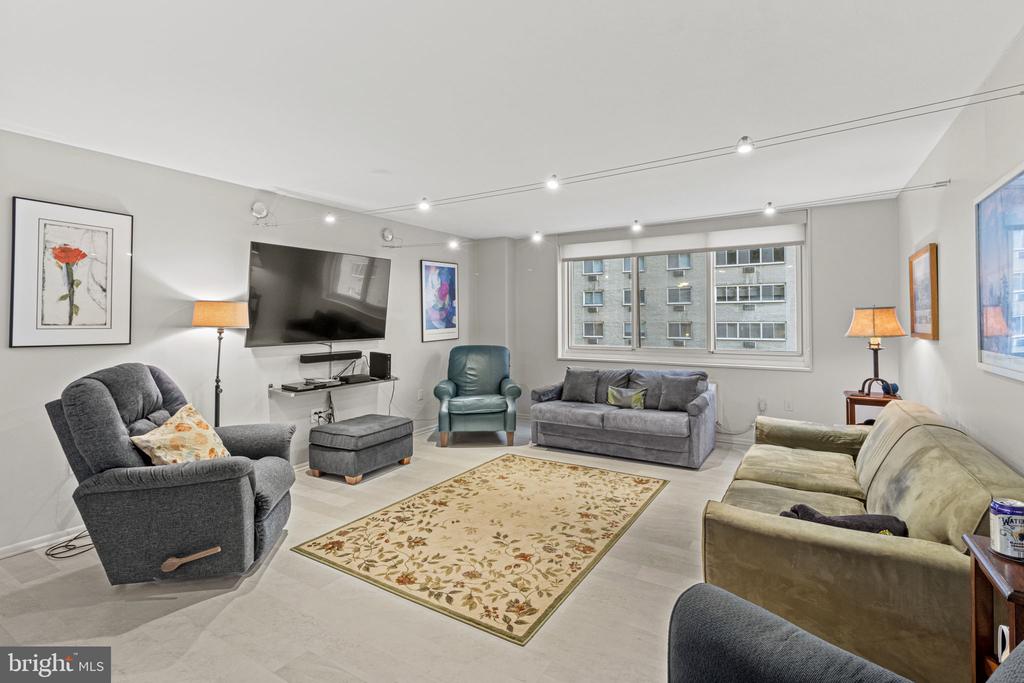 1901 JOHN F KENNEDY BOULEVARD 515