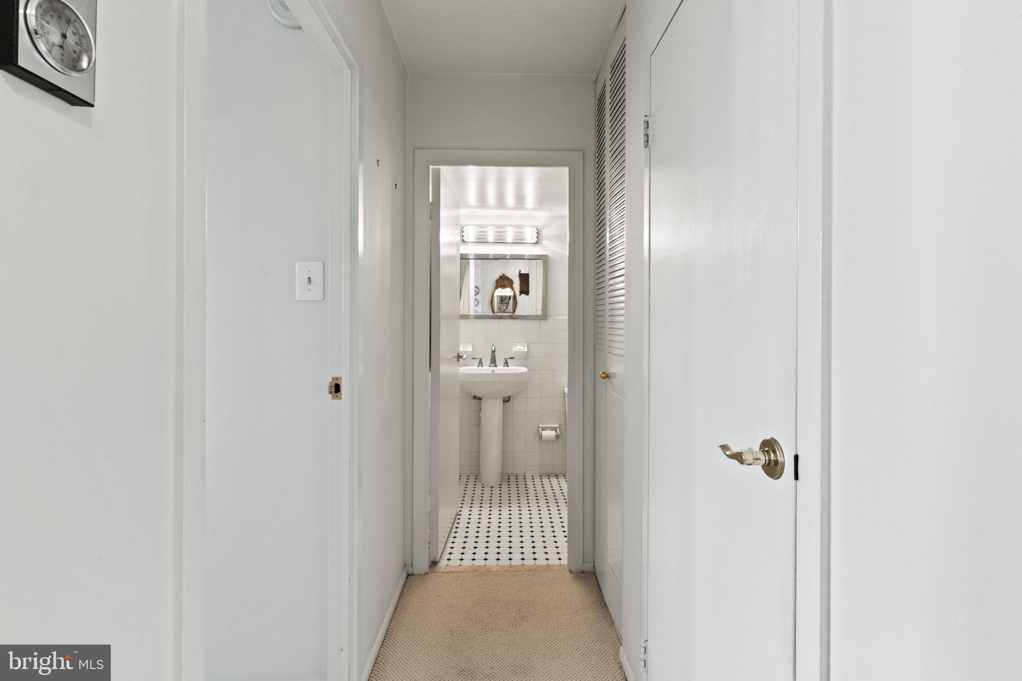 1901 JOHN F KENNEDY BOULEVARD 2808